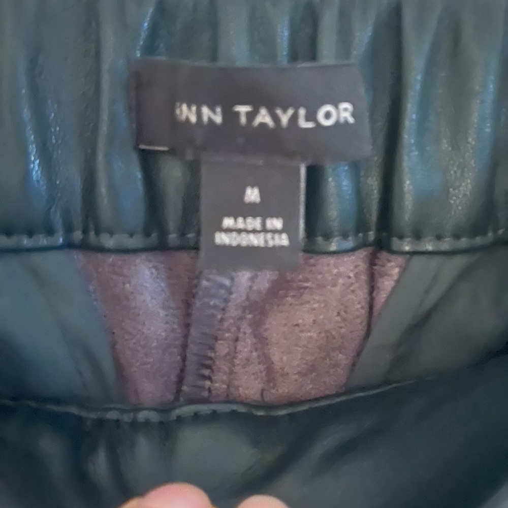 Ann Taylor - Green Faux Leather Pants, Size M - Picture 4 of 4